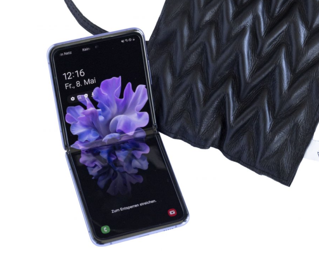 Samsung Galaxy Z Flip und eine passende Tasche von Jule Waibel zu gewinnen